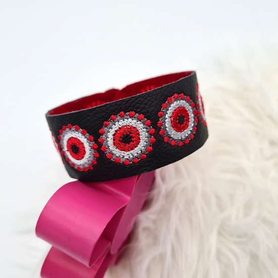 Preview: Armband in schwarz/rot, Echt-Leder, 24cm lang